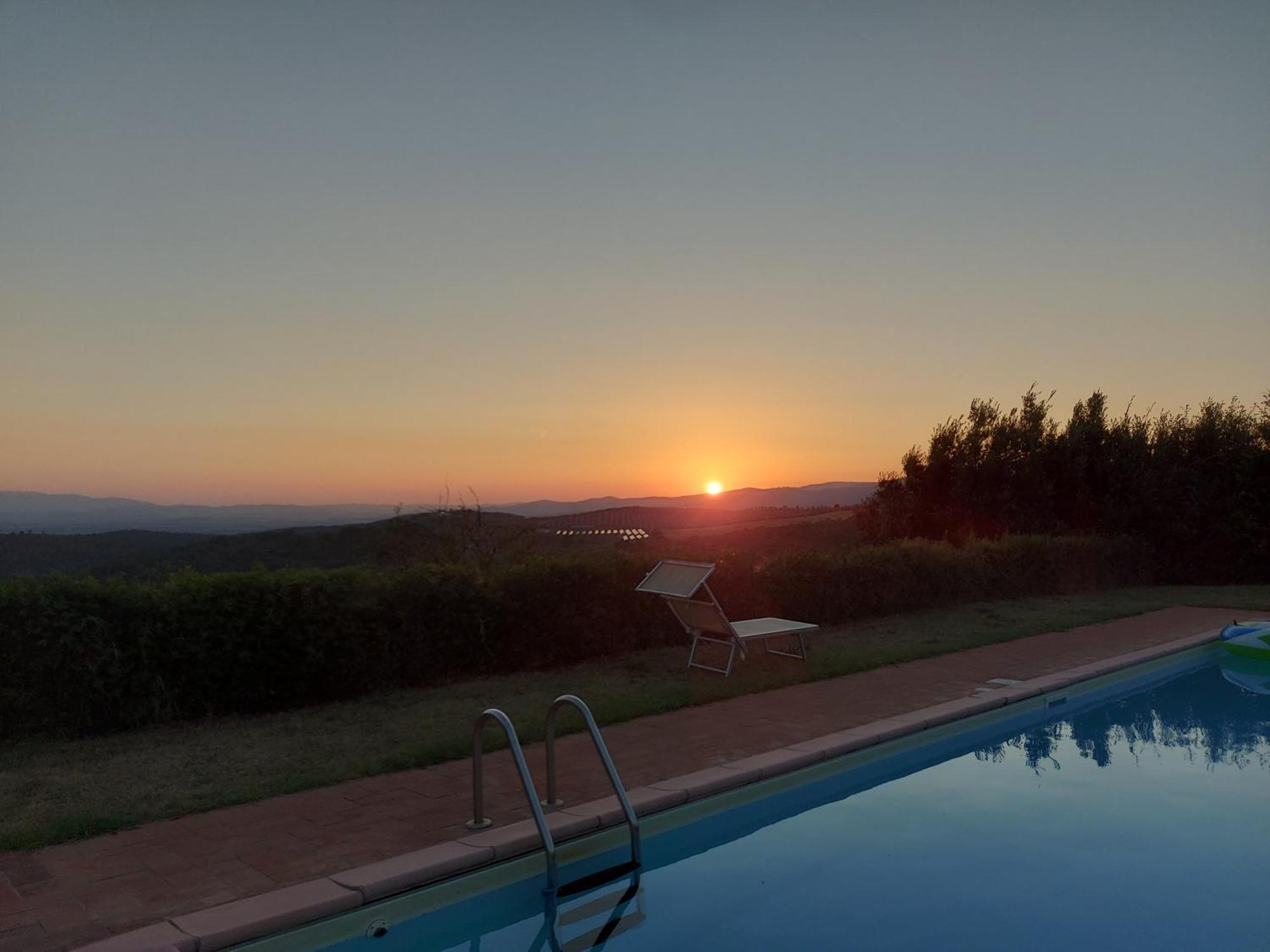 Agriturismo Il Giovannello 罗卡斯特拉达 外观 照片